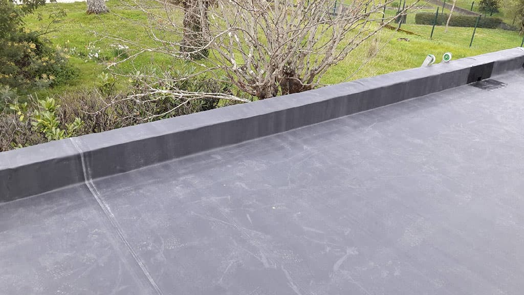 Chantier d'étanchéité de toit plat à La Rochelle